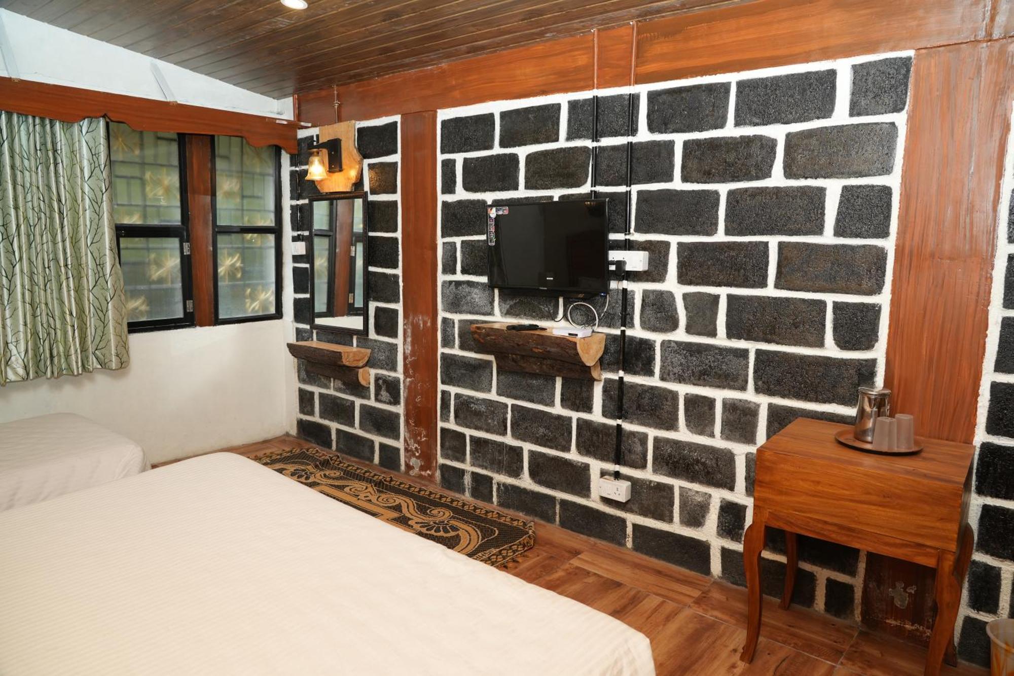 Vetrivel International By Brown Tree Resorts Kodaikanal Exterior foto